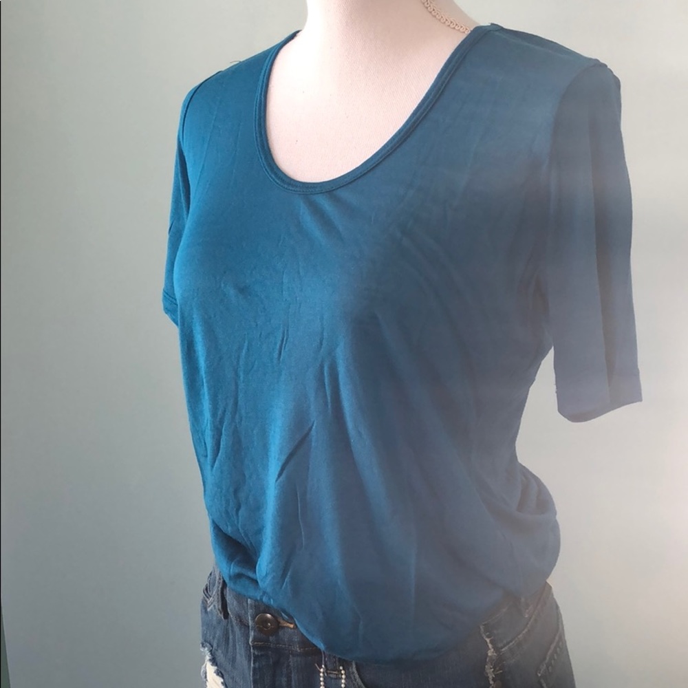 Lady’s Top - Picture 2 of 3